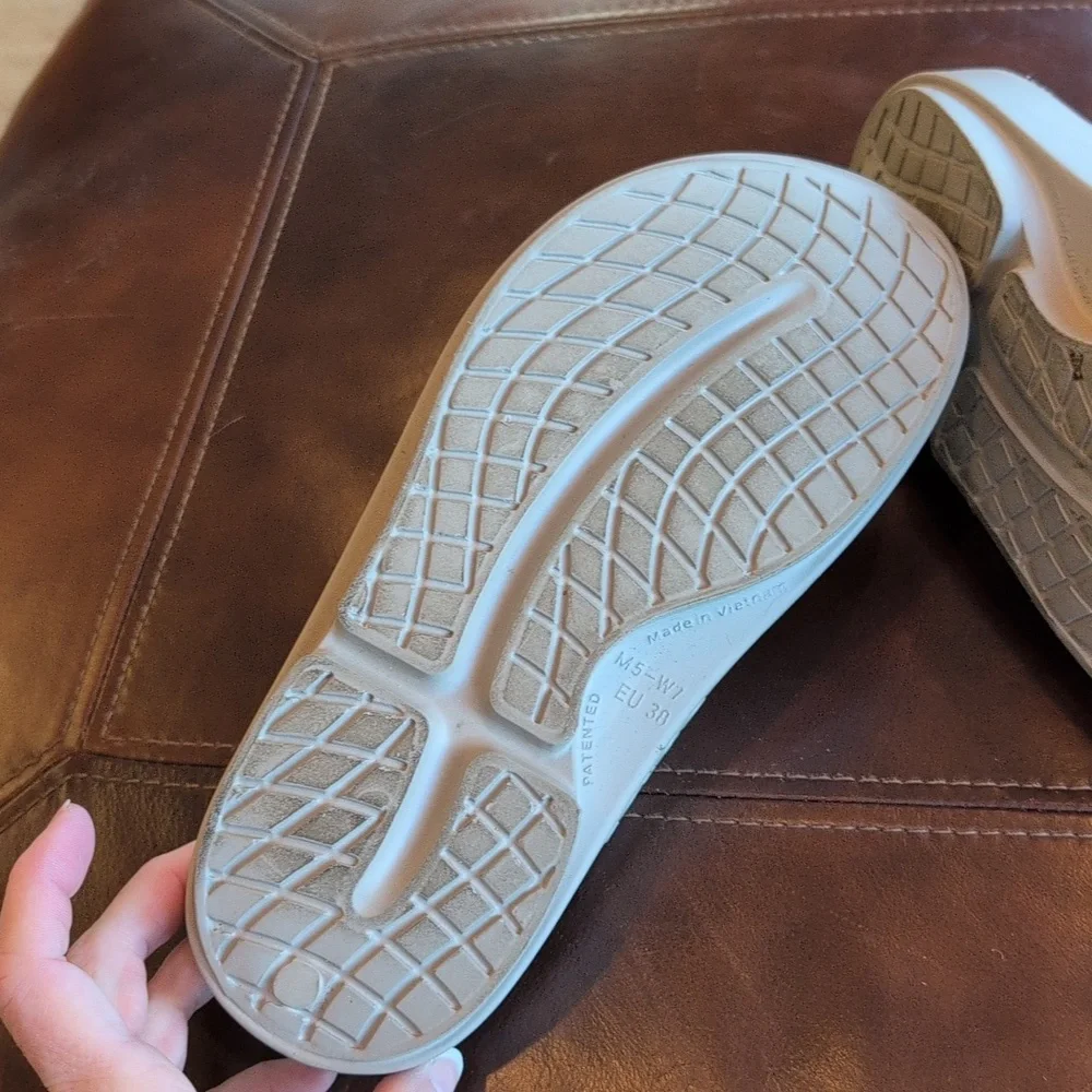 Oofos Grey Slides 7 - Picture 7 of 11